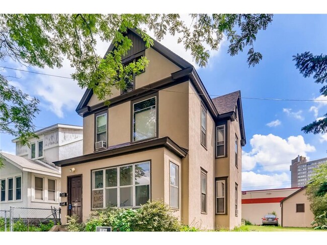 Building Photo - 634 19th Ave NE