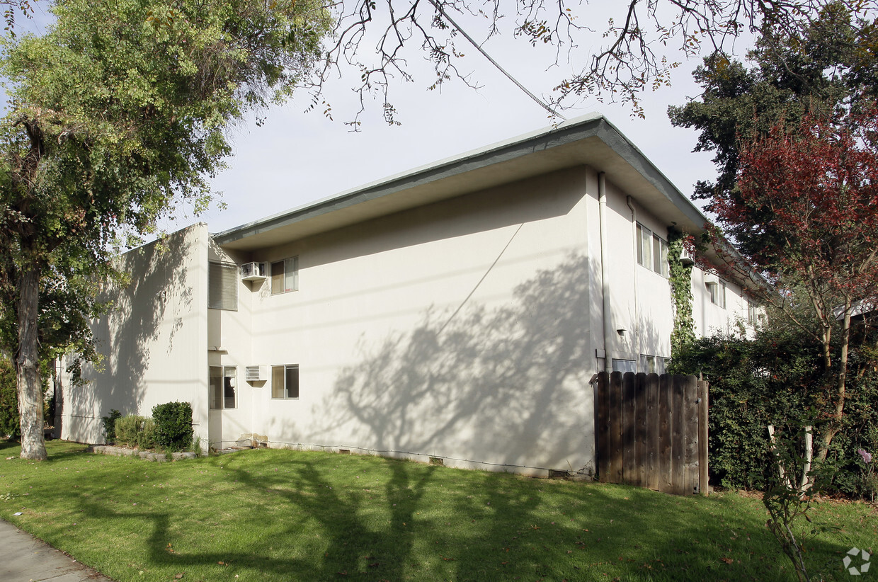 Foto del edificio - University House Apartments