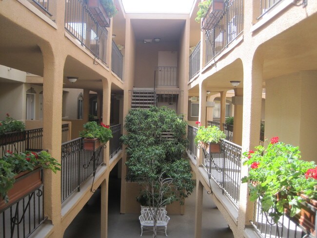 InterCtydStylePrjct - 222 7th St