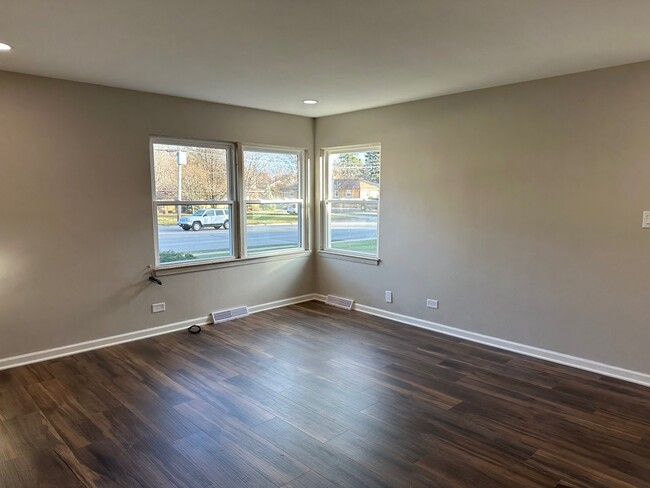 Building Photo - 62 S Westmore-Meyers Rd