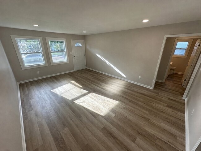 Building Photo - 116 N Tarver Ave