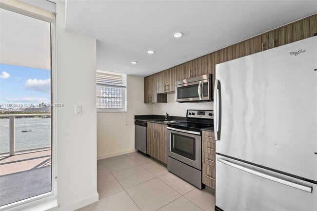 Foto del edificio - 910 West Ave