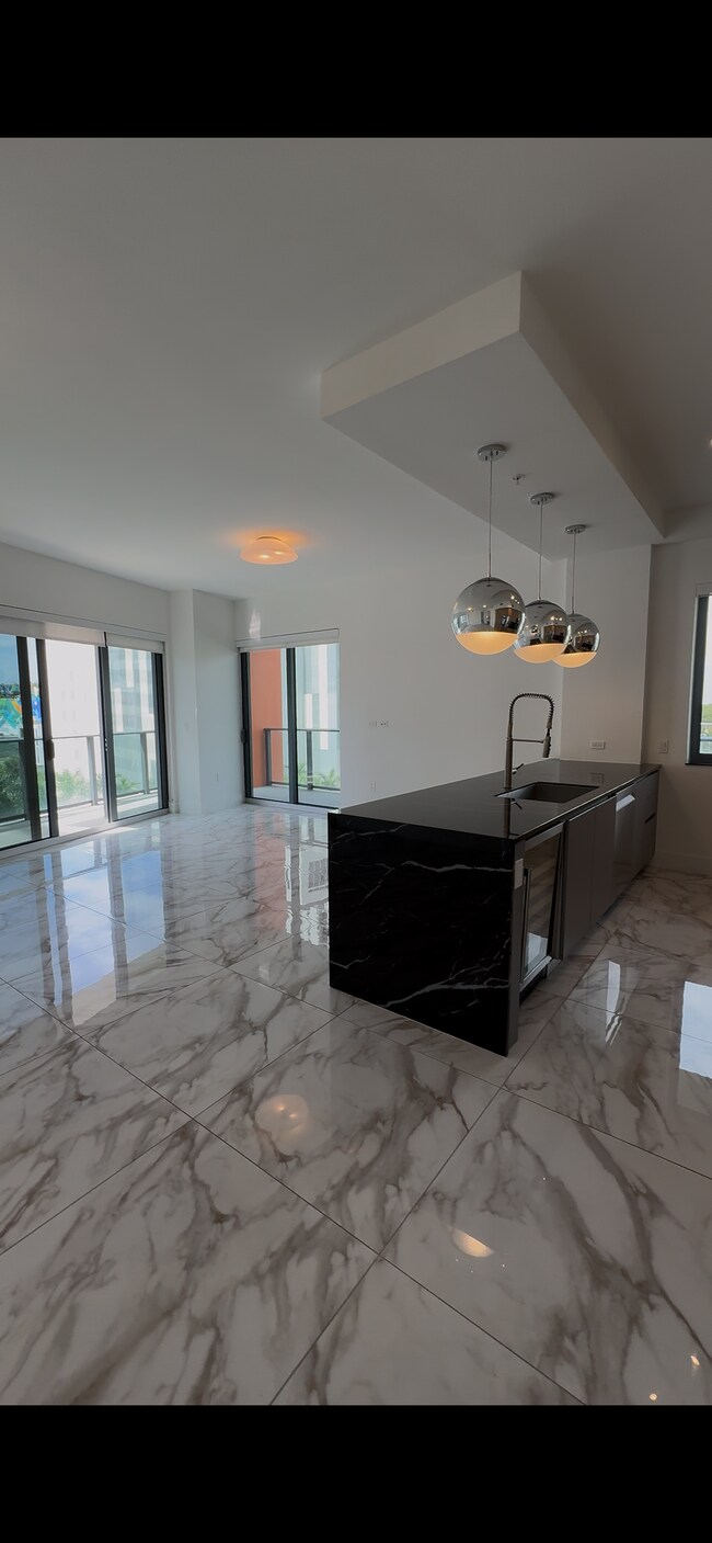 Foto del edificio - 213 NE 27th St