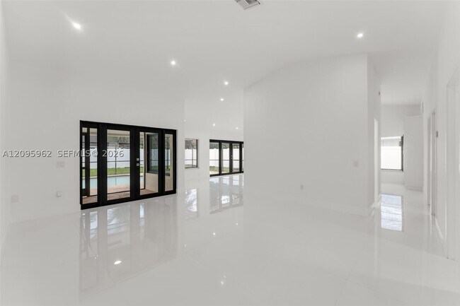 Foto del edificio - 10480 SW 130th Ave