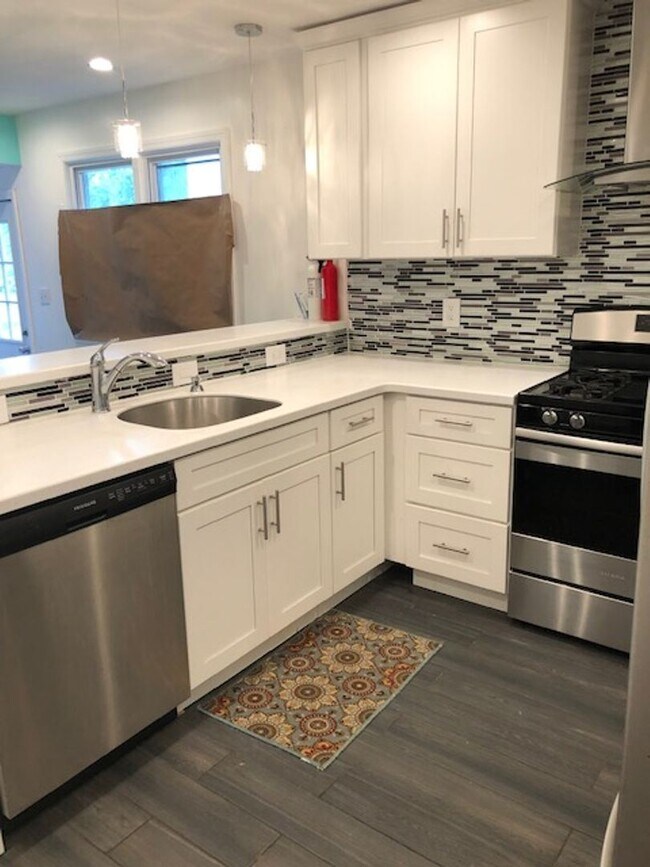 Foto del edificio - 3 br, 1.5 bath House - 4310 Greengarden Blvd