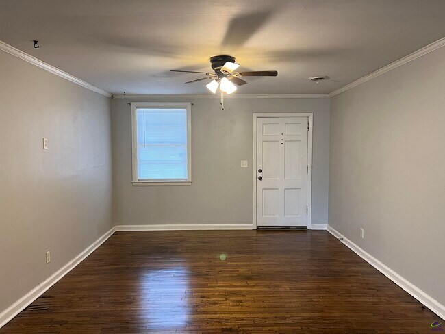 Foto del edificio - 965 N Pierce Ave