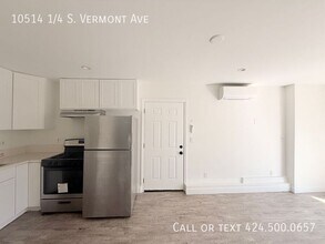 Building Photo - 10514 1/4 S Vermont Ave
