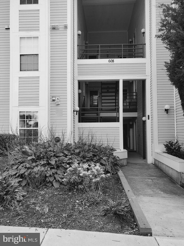 608 Rolling Hill Walk Unit 104, Odenton, MD 21113 Condo for Rent in