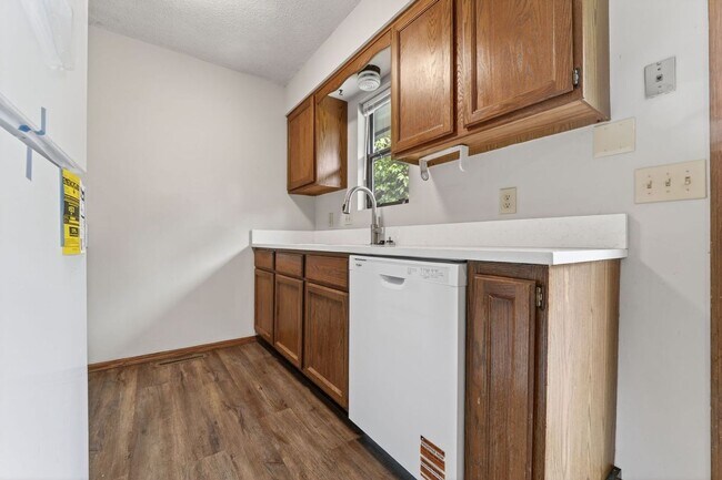 Foto del edificio - 8432-8434 W Thurman