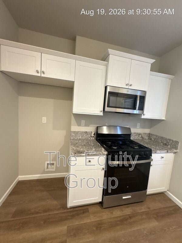 Building Photo - 410 S Summit St