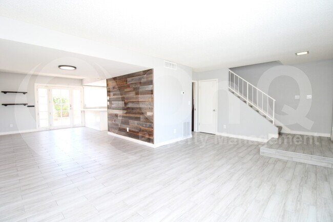 Building Photo - 4919 N Granite Reef Rd