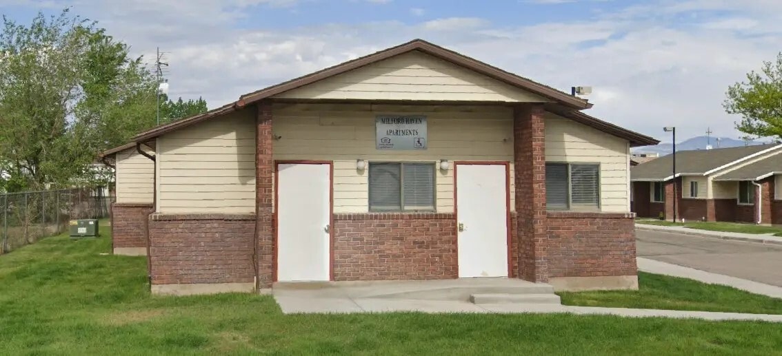 Building Photo - 455 N Main St