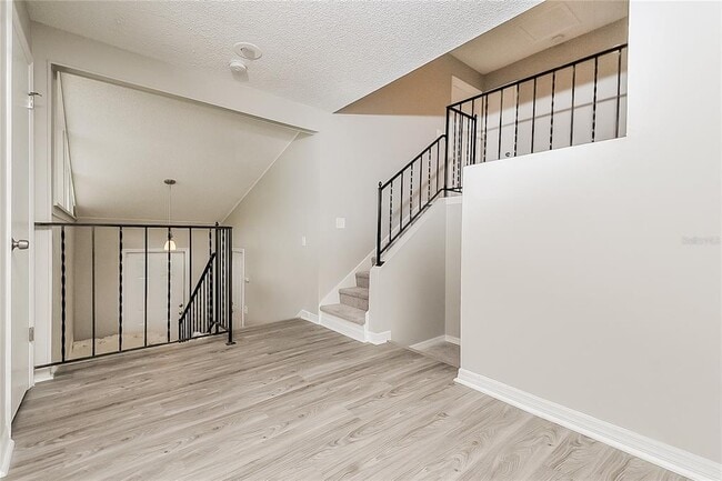 Building Photo - 2902 Ripplewood Dr