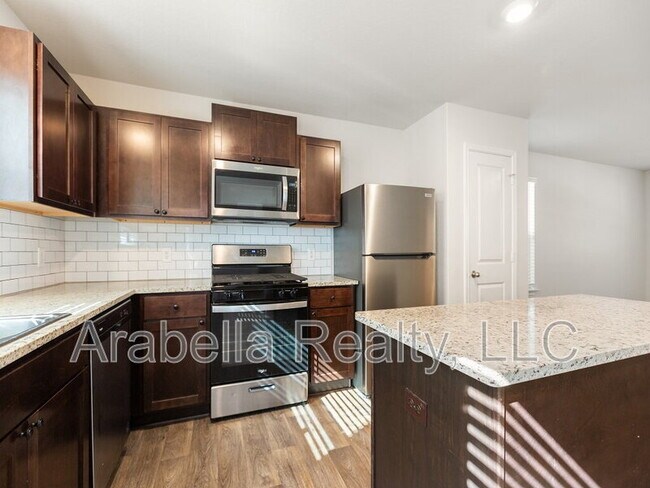 Building Photo - 6510 Vivaldi Isle