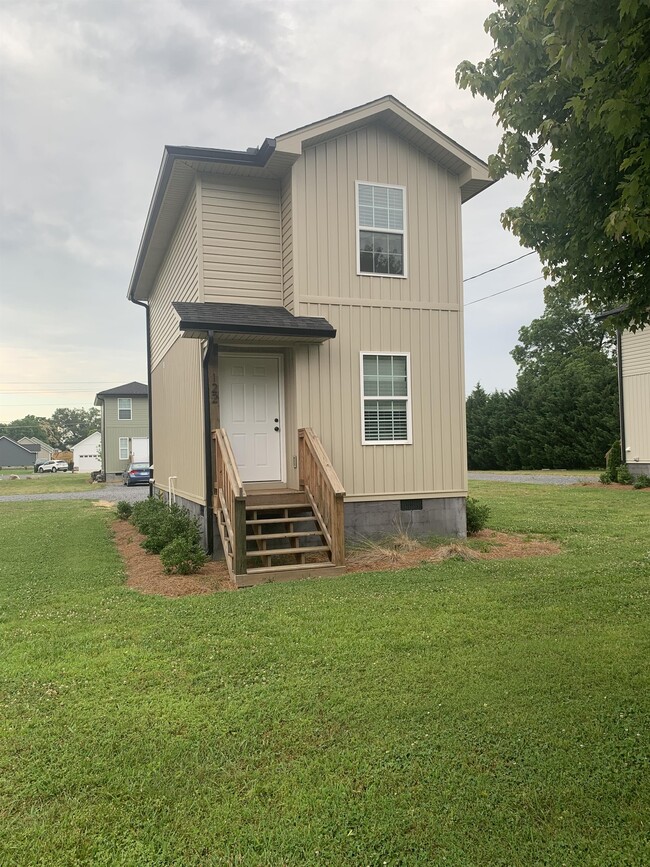 Building Photo - 122 Harris St