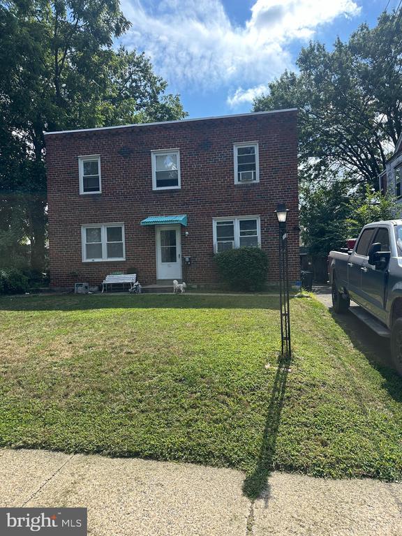 Primary Photo - 5731-33 Reach St