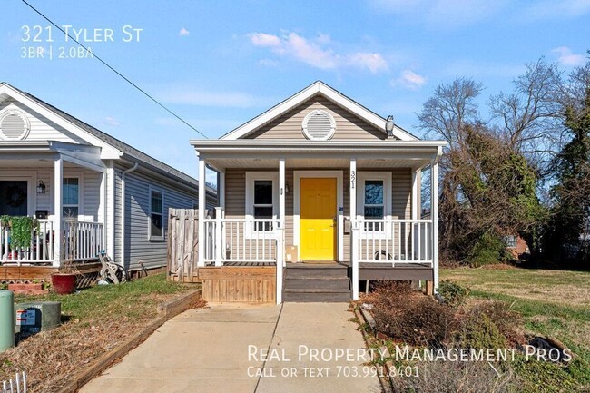 Foto del edificio - Downtown Fredericksburg Gem: Stylish Rambl...