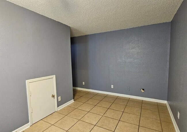 Building Photo - 506 Alpine St
