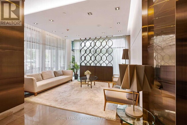 Photo du bâtiment - 85 The Donway W