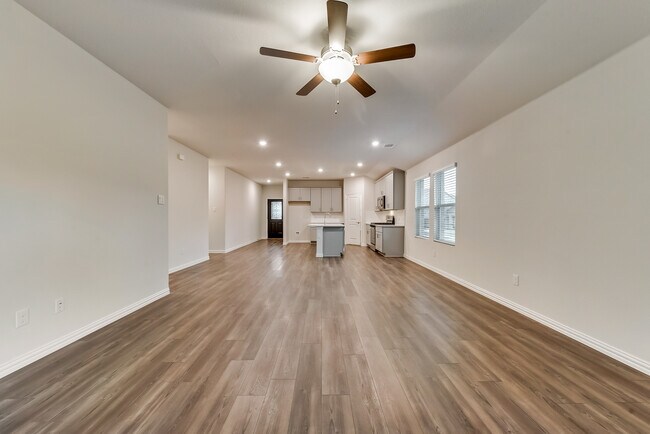 Foto del edificio - 208 Briarwood Ln