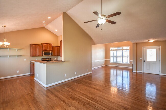 Building Photo - 45 Eisenhower Ct