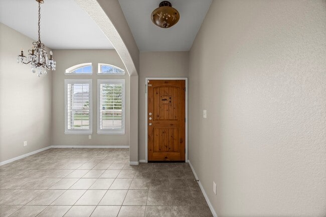 Building Photo - 23831 Villa Lisa Dr