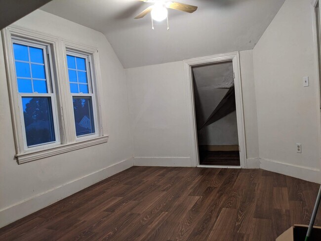 Building Photo - 9 9th Ave