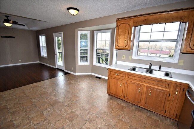 Foto del edificio - 3 Bedroom Pet Friendly Home For Rent!