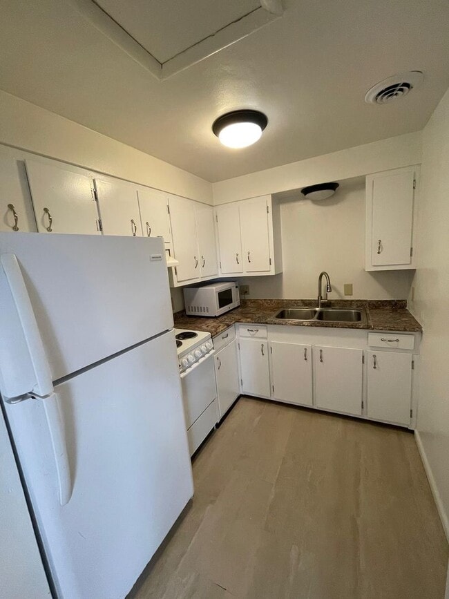 Foto del edificio - N Ellis