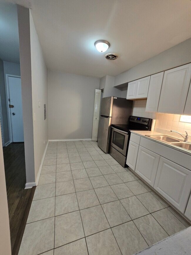 Foto del edificio - 6619 N Sheridan Rd