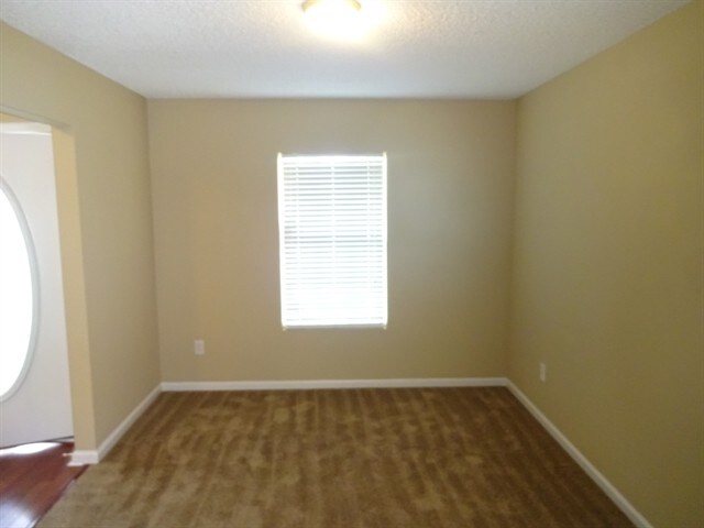 Foto del edificio - 2737 Taylor Hill Dr