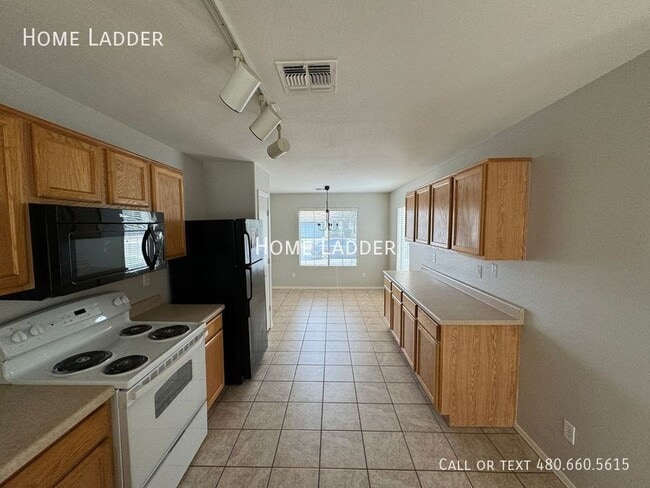 Foto del edificio - 44871 Gavilan Dr
