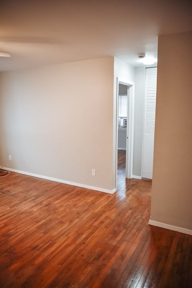 Foto del edificio - 4700 Walnut Grove Ave