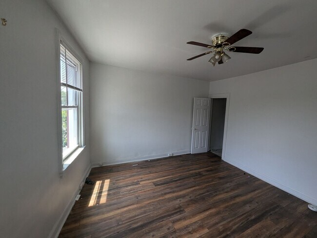 Building Photo - 339 Christian St