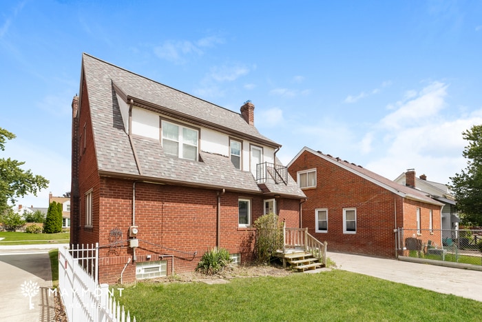 Building Photo - 2611 Brookview Blvd