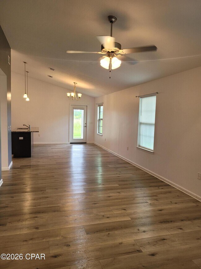 Building Photo - 3326 10 Acre Rd