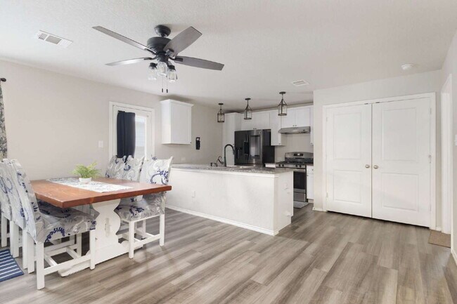 Foto del edificio - Smart. Stylish. Ready to Welcome You Home!