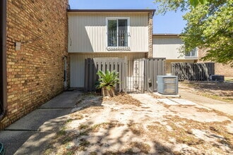 Building Photo - 4741 Huron Dr