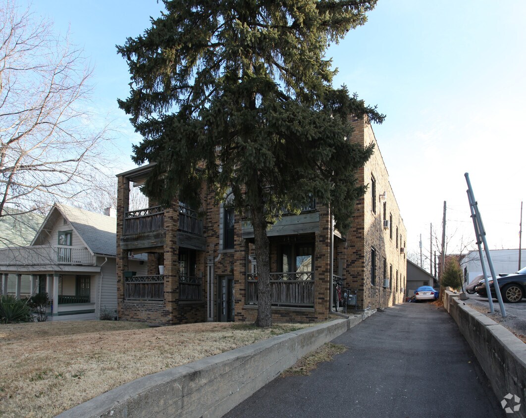 Foto del edificio - 3829 Terrace St