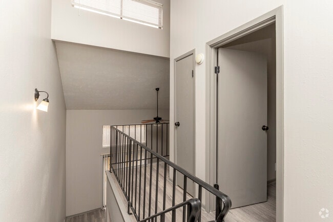 1BR, 1BA - 680SF - Reserve at the Knolls Apartments and Townhomes