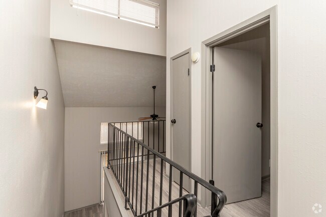 1HAB, 1BA - 680 ft² - Reserve at the Knolls