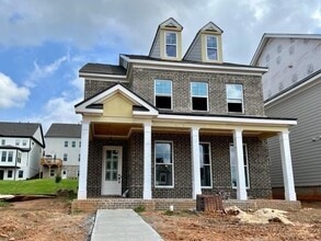 Building Photo - 1024 Miranda Ter