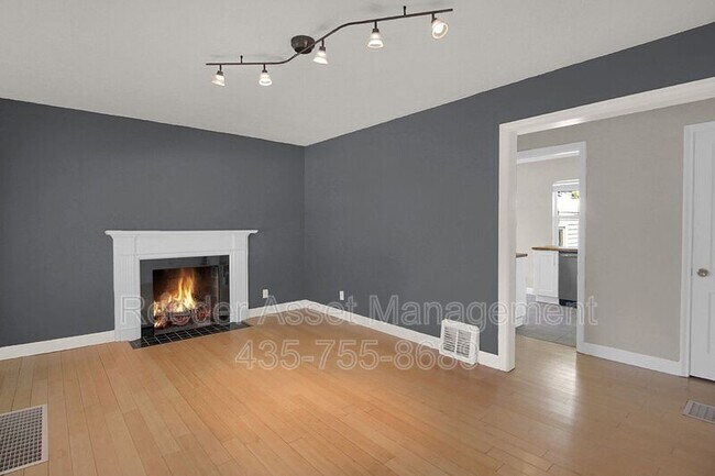 Building Photo - 1269 E Ridgedale Ln