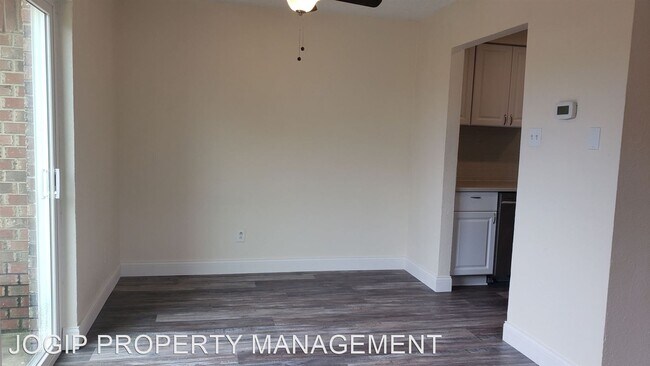 Building Photo - 3931 N Garland Ave