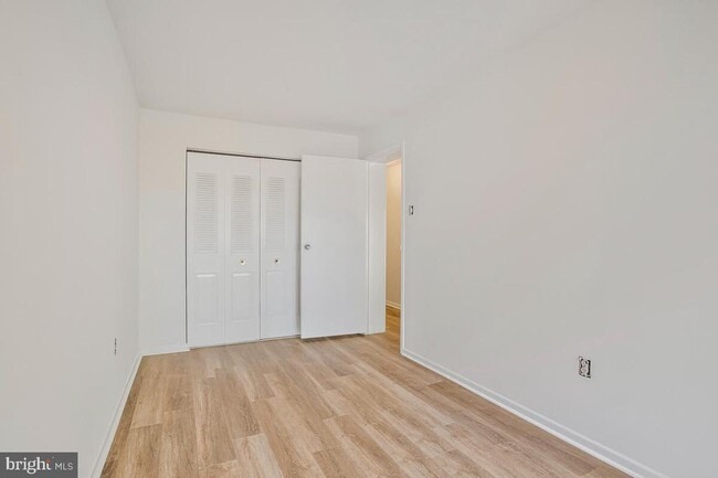Building Photo - 2574 Riva Rd