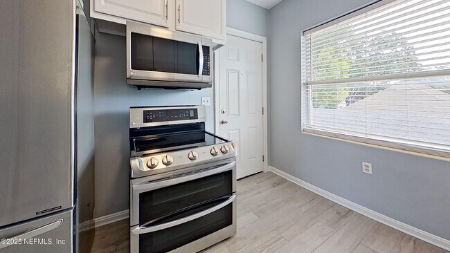 Foto del edificio - 1551 Nicholson Rd