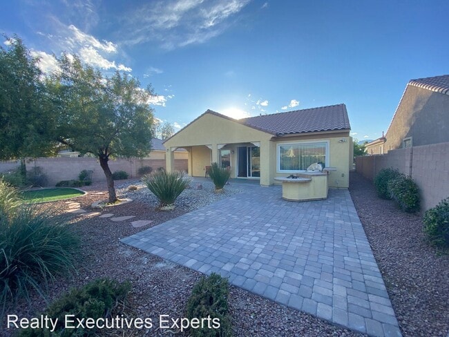 Foto del edificio - 4 br, 3 bath House - 8132 Walden Lake St