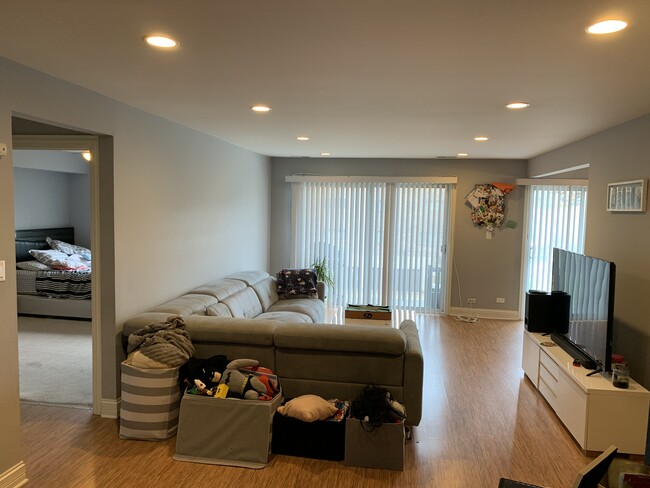 Foto del edificio - 625 W Huntington Commons Rd
