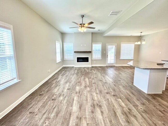 Building Photo - Now Leasing a 4-Bedroom 3 Bath Home in Byh...