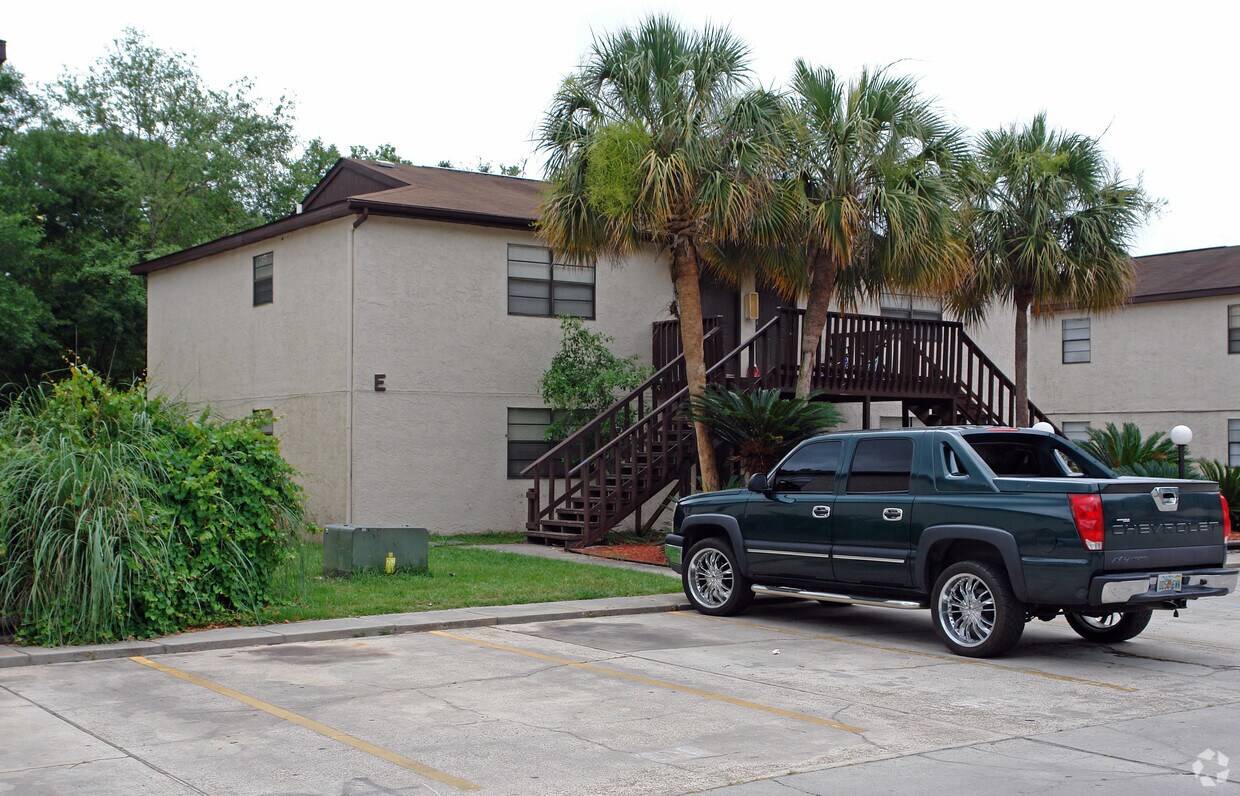 Foto del edificio - Tyndall Lake Apartments